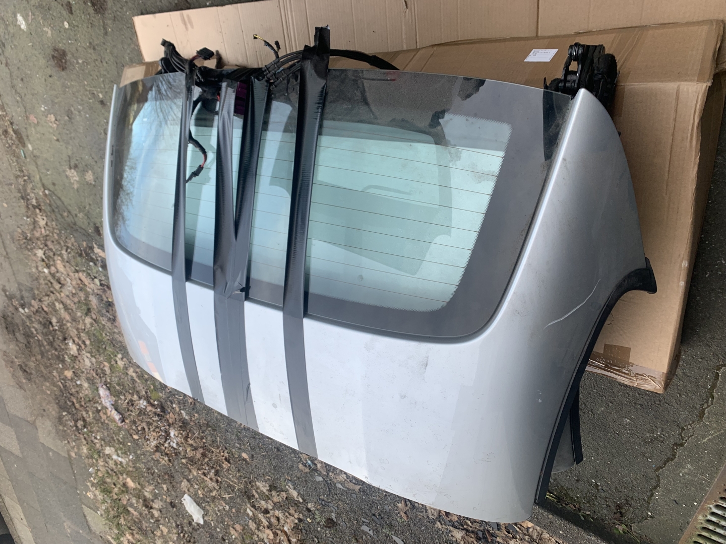 BMW Z4 E89 CABRİO UYUMLU TEMİZ GRİ HARDTOP ORJİNAL ARKA CAM HORTUMLAR AMERTİSÖRLER İÇ KİLİTLER DÖŞEME ÜSTÜNDE